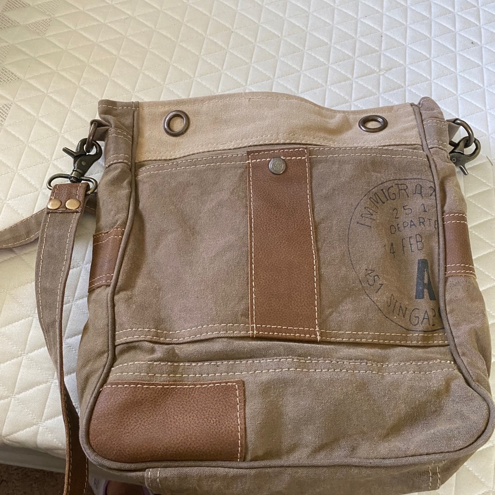 Myra crossbody bag